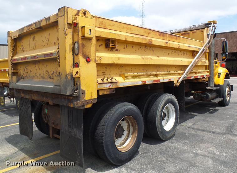 image for item DB2173 2005 International 7400 dump truck