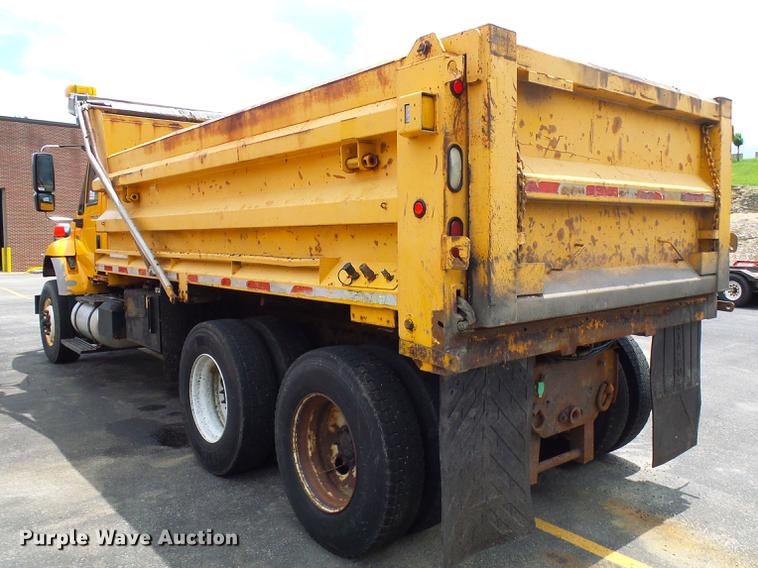 image for item DB2173 2005 International 7400 dump truck