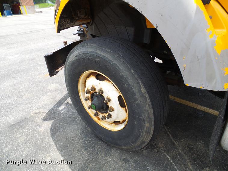 image for item DB2173 2005 International 7400 dump truck