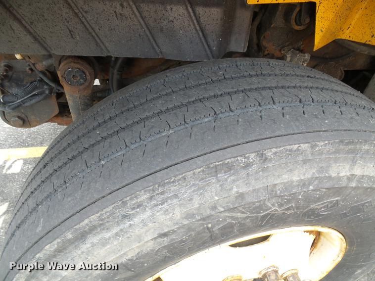 image for item DB2173 2005 International 7400 dump truck