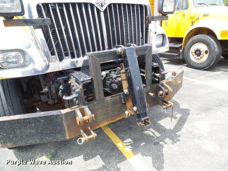 image for item DB2173 2005 International 7400 dump truck