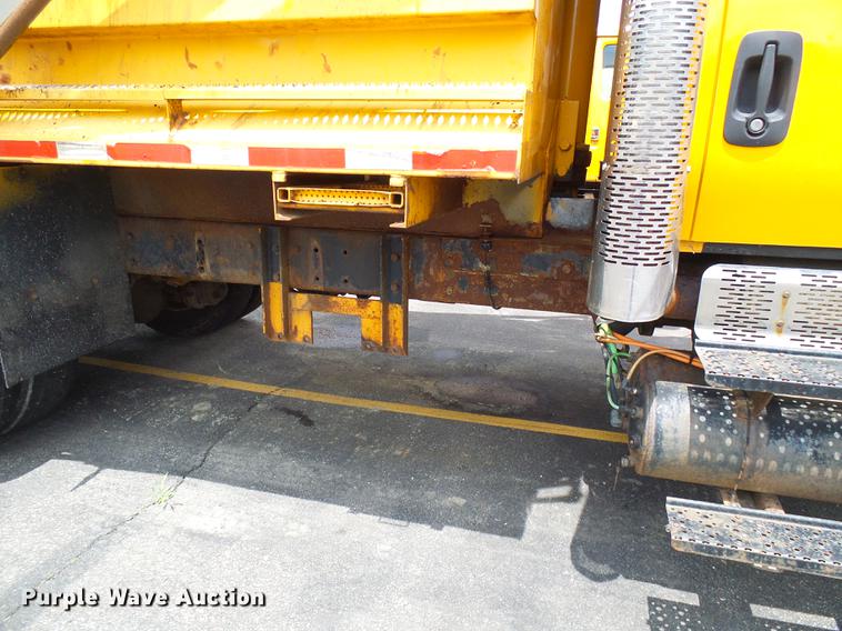 image for item DB2173 2005 International 7400 dump truck