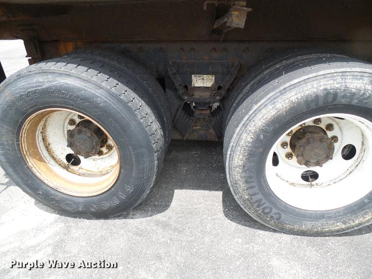 image for item DB2173 2005 International 7400 dump truck