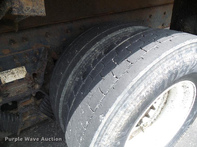 image for item DB2173 2005 International 7400 dump truck