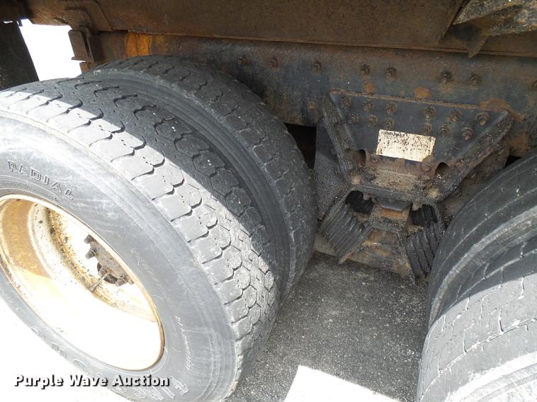 image for item DB2173 2005 International 7400 dump truck