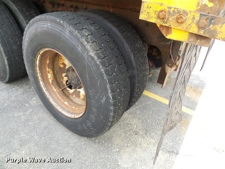 image for item DB2173 2005 International 7400 dump truck