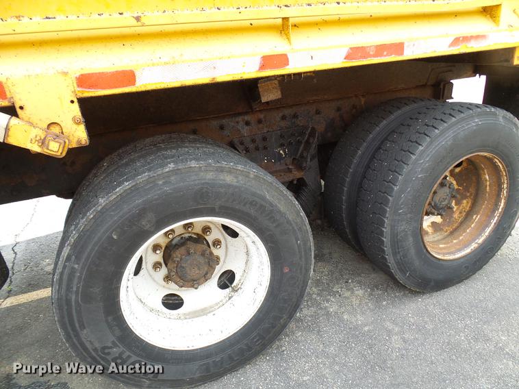 image for item DB2173 2005 International 7400 dump truck