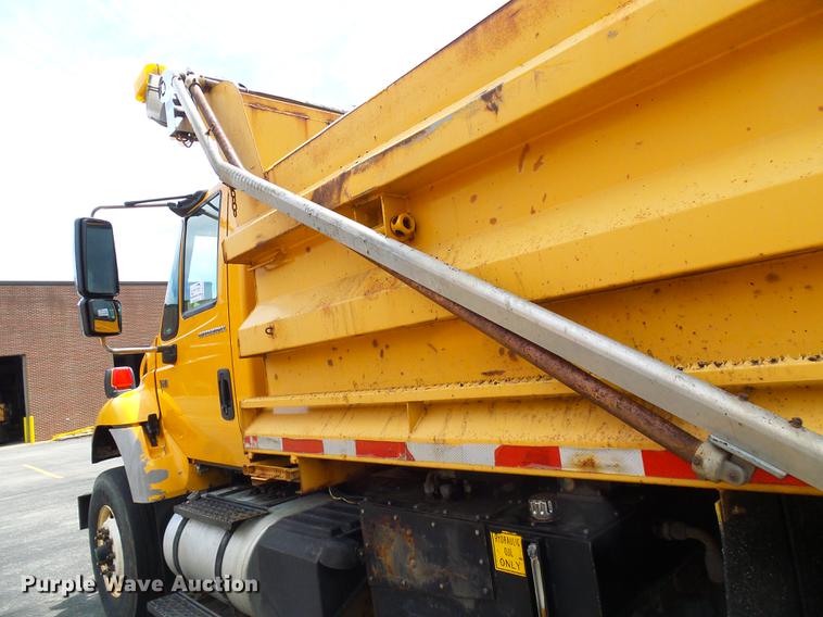 image for item DB2173 2005 International 7400 dump truck