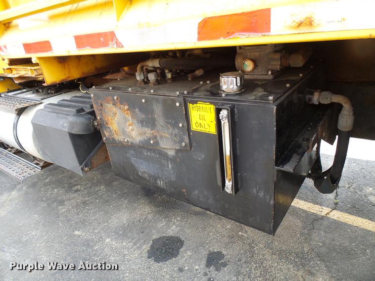 image for item DB2173 2005 International 7400 dump truck