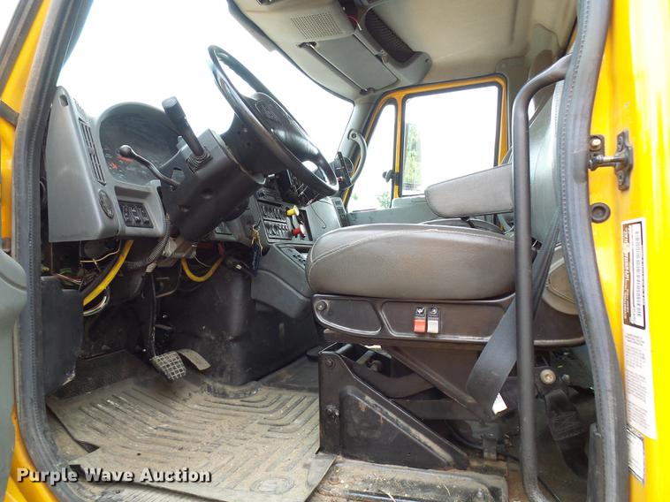 image for item DB2173 2005 International 7400 dump truck