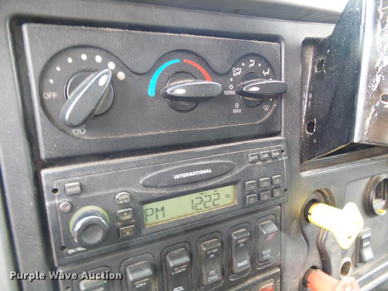 image for item DB2173 2005 International 7400 dump truck