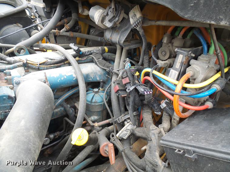 image for item DB2173 2005 International 7400 dump truck