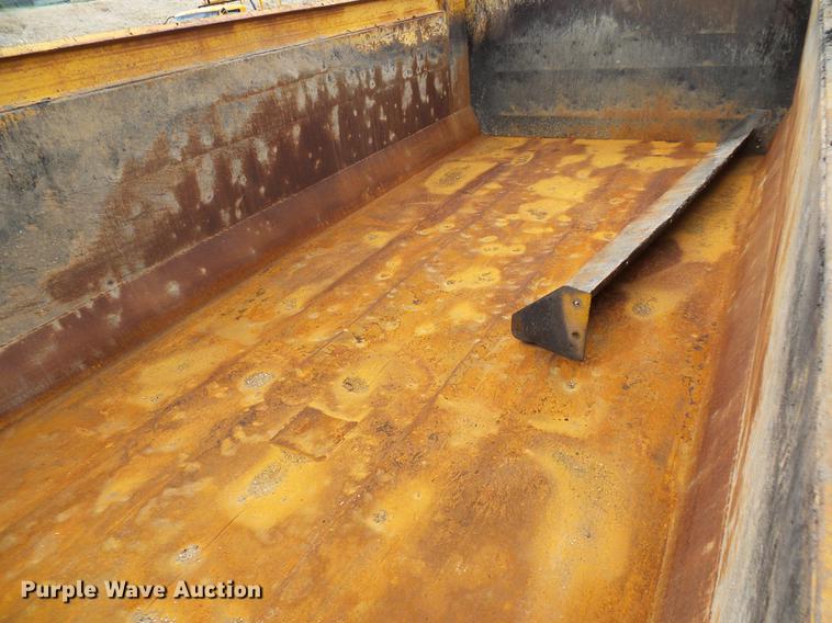 image for item DB2173 2005 International 7400 dump truck