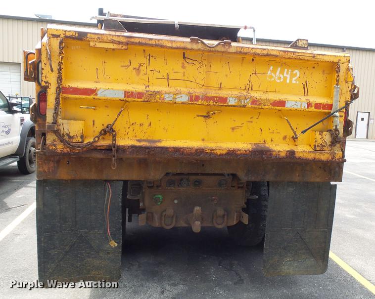 image for item DB2176 2003 International 7400 dump truck