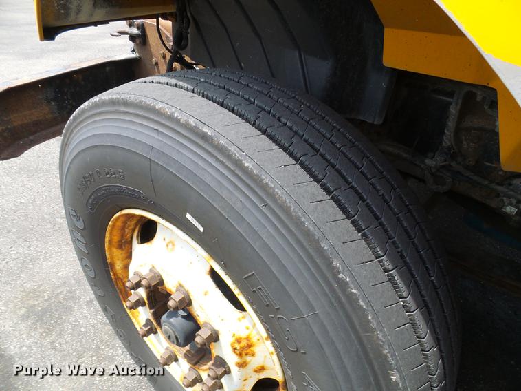 image for item DB2176 2003 International 7400 dump truck