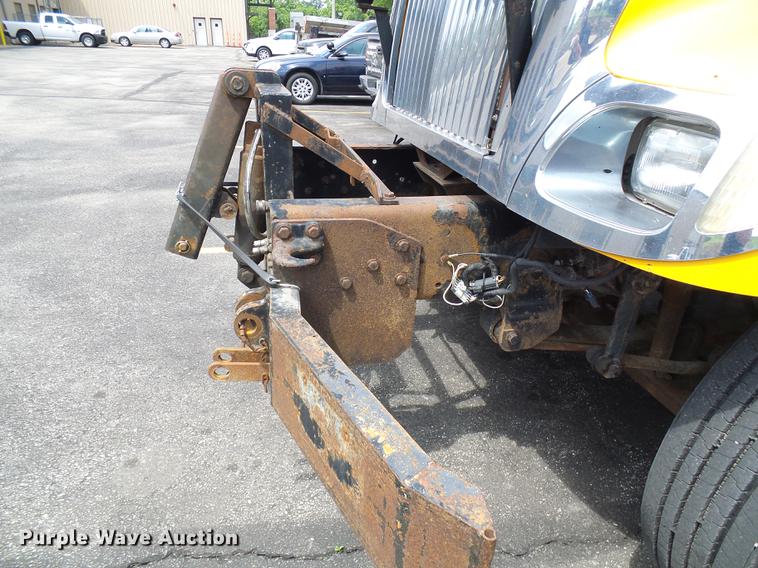 image for item DB2176 2003 International 7400 dump truck