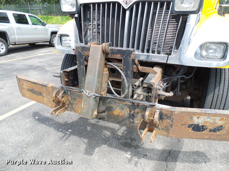 image for item DB2176 2003 International 7400 dump truck