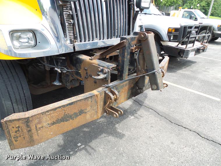 image for item DB2176 2003 International 7400 dump truck