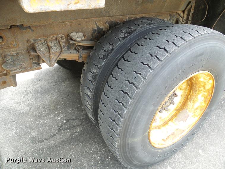 image for item DB2176 2003 International 7400 dump truck