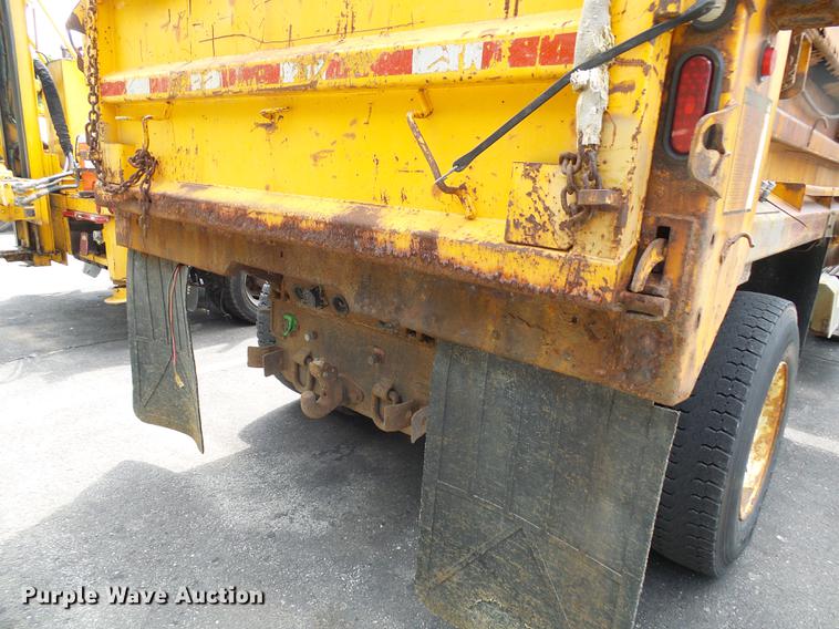 image for item DB2176 2003 International 7400 dump truck