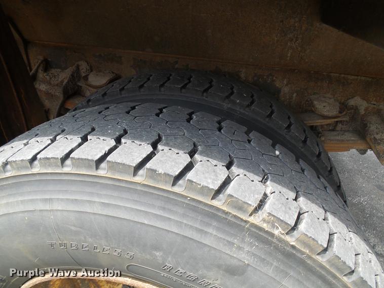 image for item DB2176 2003 International 7400 dump truck