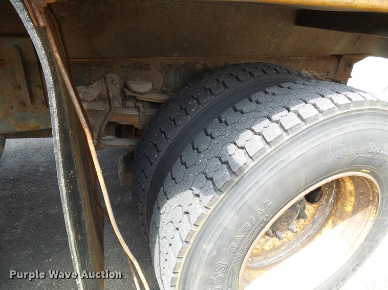 image for item DB2176 2003 International 7400 dump truck