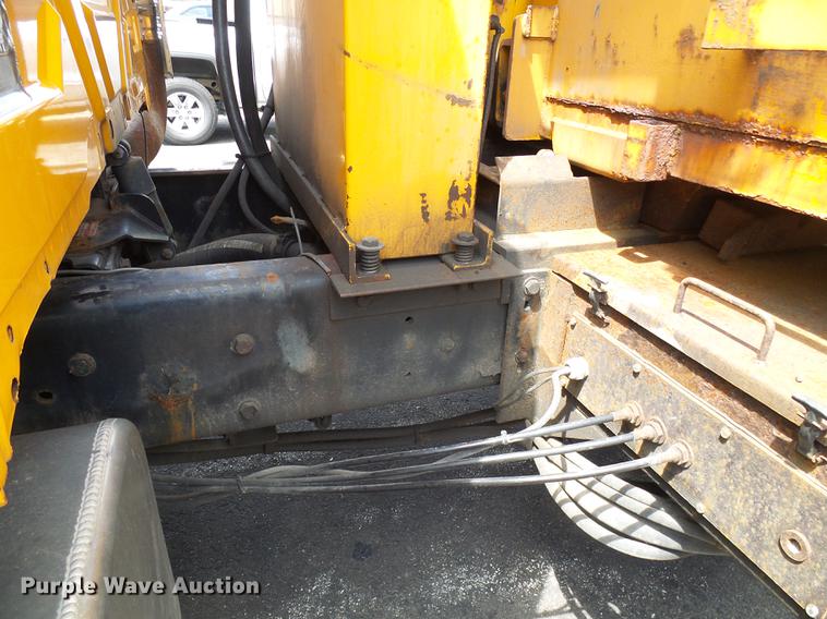 image for item DB2176 2003 International 7400 dump truck