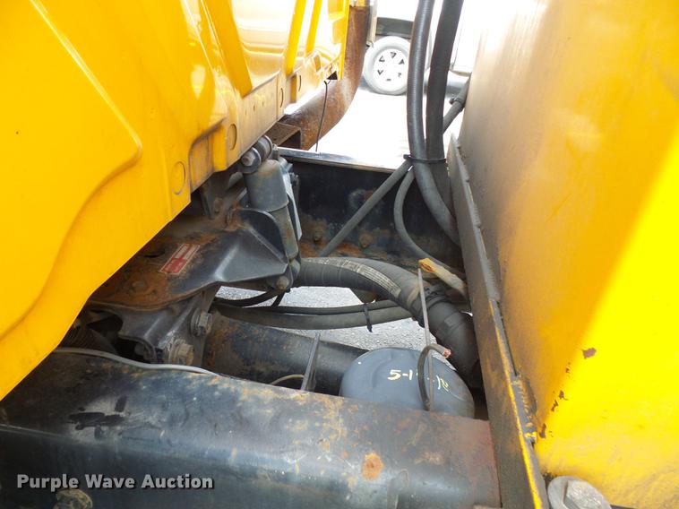 image for item DB2176 2003 International 7400 dump truck