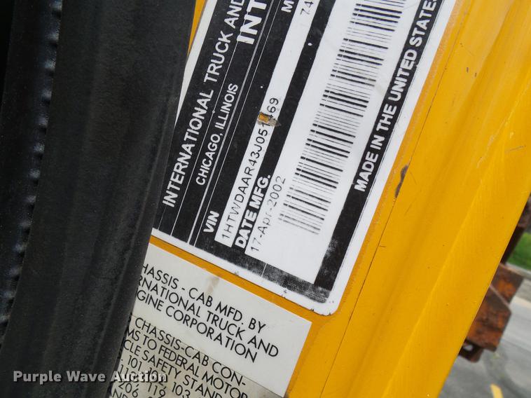 image for item DB2176 2003 International 7400 dump truck