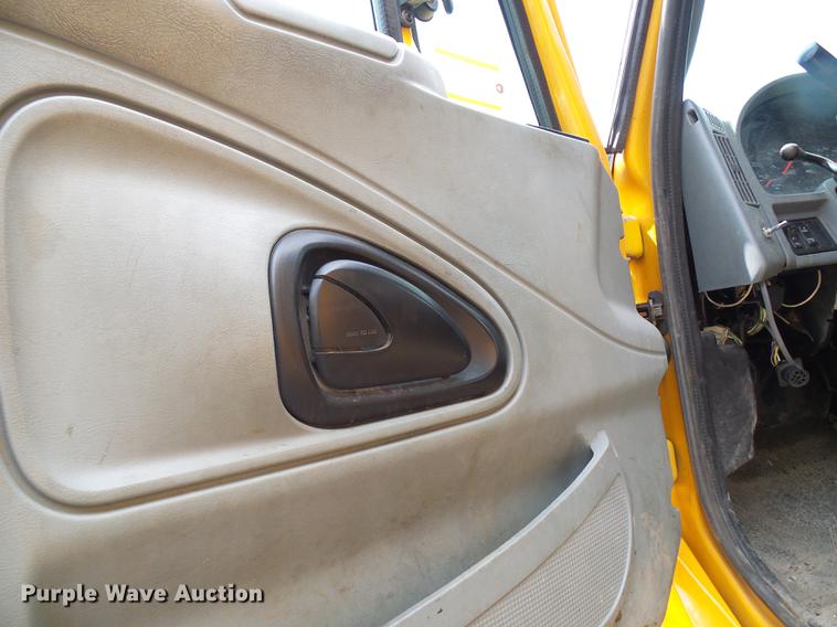 image for item DB2176 2003 International 7400 dump truck