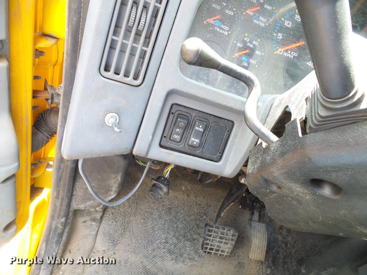 image for item DB2176 2003 International 7400 dump truck