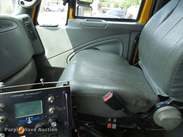 image for item DB2176 2003 International 7400 dump truck