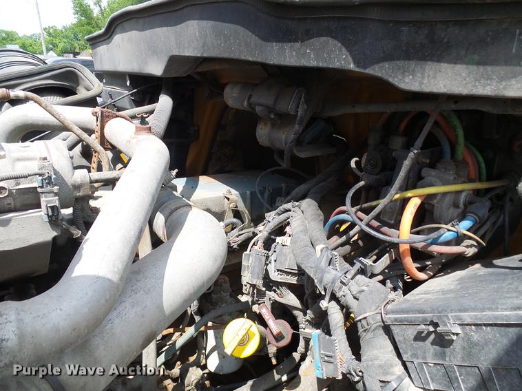 image for item DB2176 2003 International 7400 dump truck