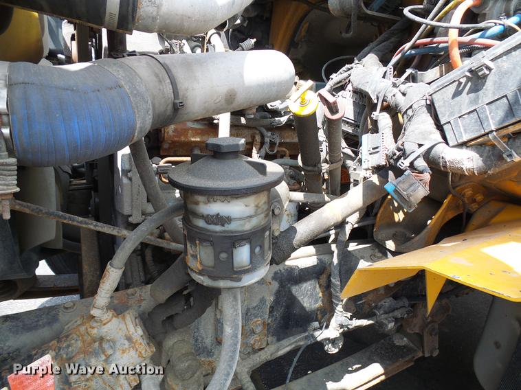 image for item DB2176 2003 International 7400 dump truck