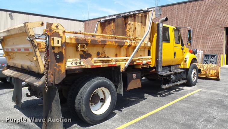 image for item DB2179 2005 International 7400 Crew Cab dump truck