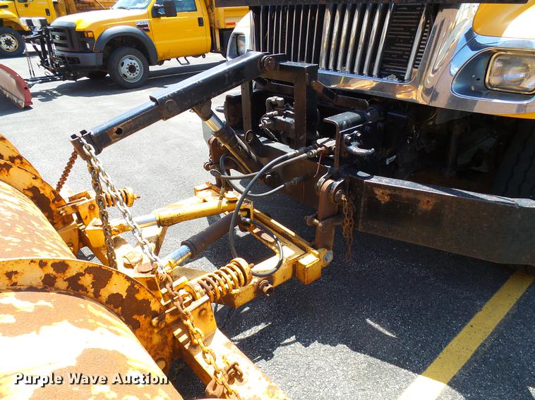 image for item DB2179 2005 International 7400 Crew Cab dump truck