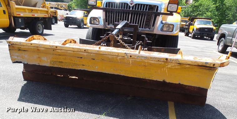 image for item DB2179 2005 International 7400 Crew Cab dump truck