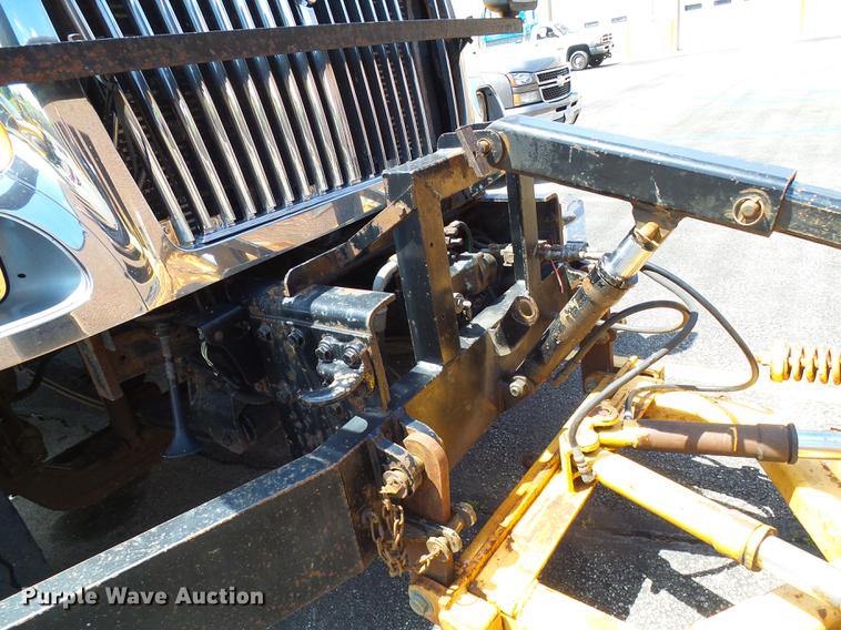 image for item DB2179 2005 International 7400 Crew Cab dump truck