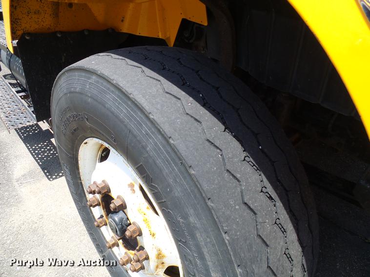 image for item DB2179 2005 International 7400 Crew Cab dump truck