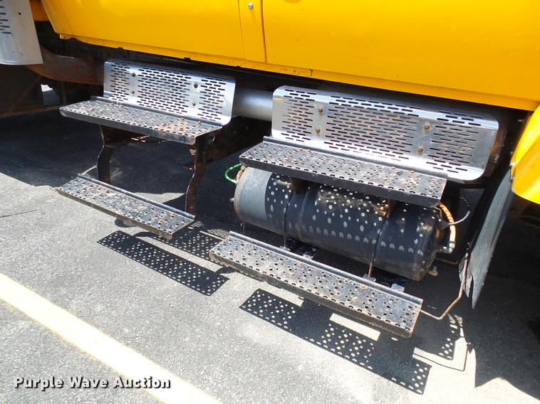 image for item DB2179 2005 International 7400 Crew Cab dump truck