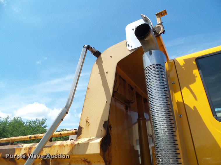 image for item DB2179 2005 International 7400 Crew Cab dump truck