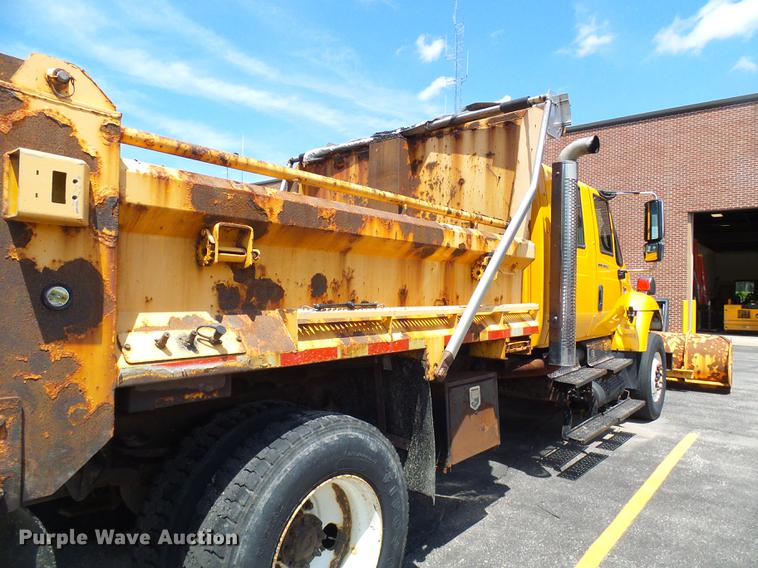 image for item DB2179 2005 International 7400 Crew Cab dump truck