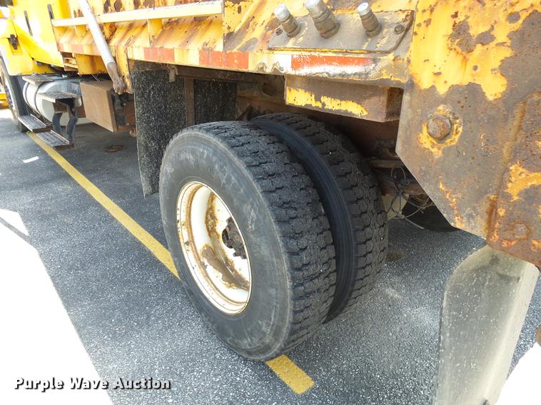 image for item DB2179 2005 International 7400 Crew Cab dump truck