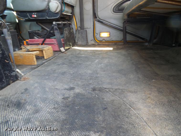 image for item DB2179 2005 International 7400 Crew Cab dump truck