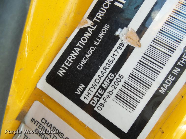 image for item DB2179 2005 International 7400 Crew Cab dump truck