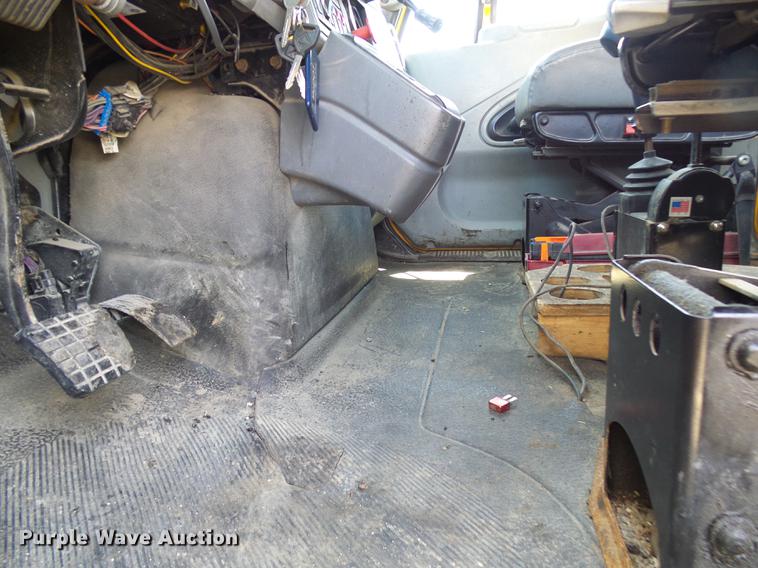 image for item DB2179 2005 International 7400 Crew Cab dump truck