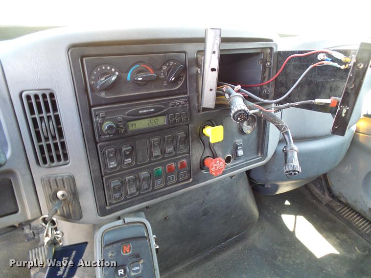 image for item DB2179 2005 International 7400 Crew Cab dump truck