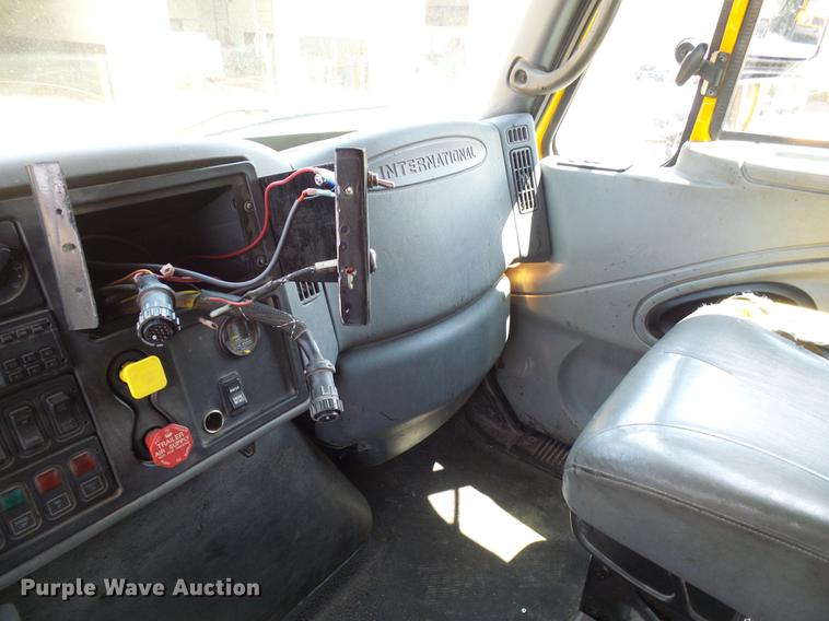 image for item DB2179 2005 International 7400 Crew Cab dump truck