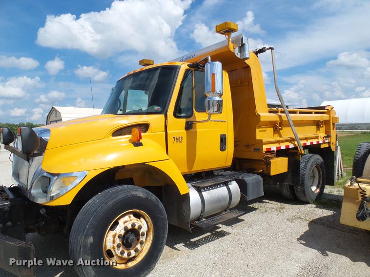 image for item DB2180 2006 International 7400 dump truck