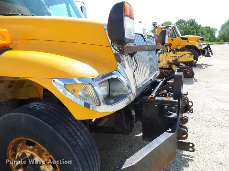 image for item DB2180 2006 International 7400 dump truck